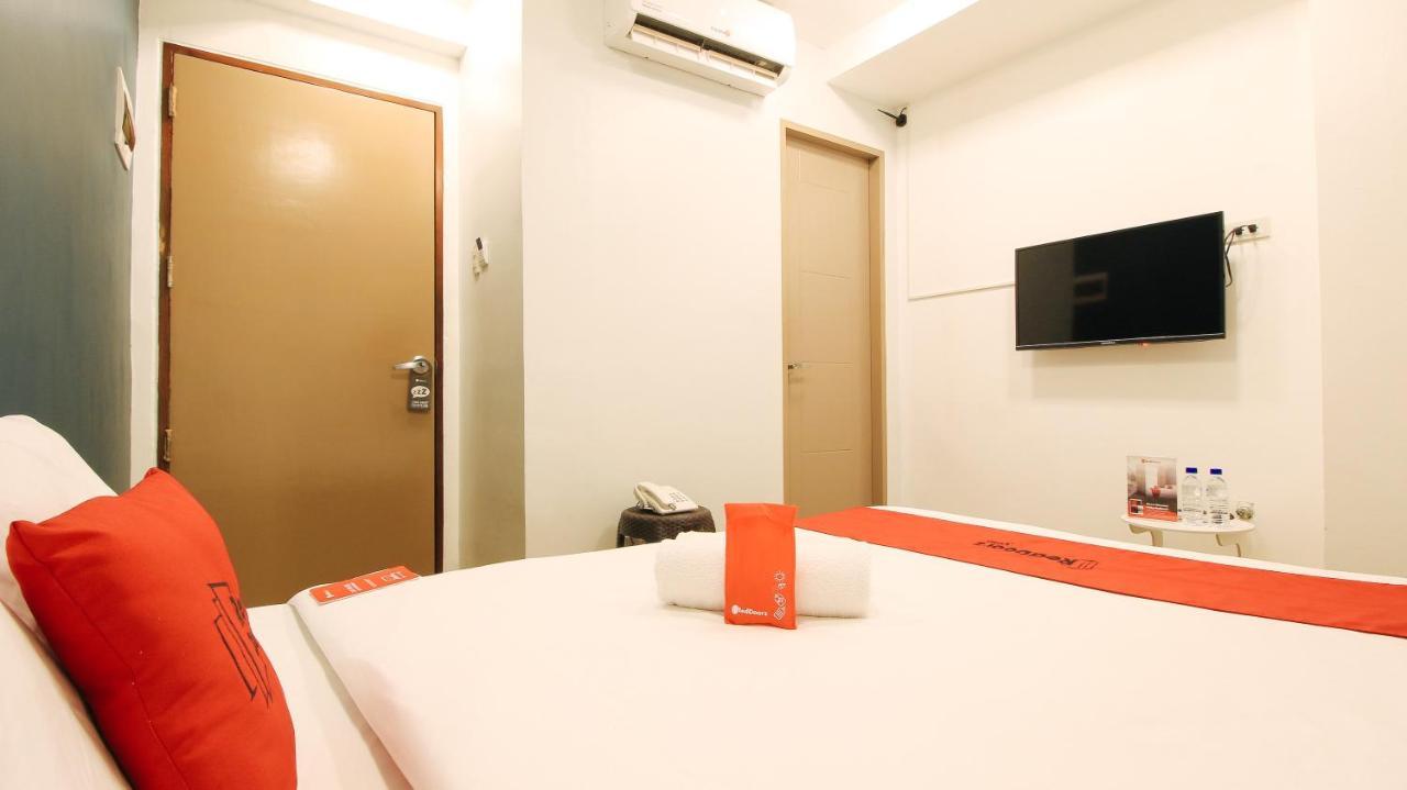 Reddoorz Plus @ San Marcelino Malate Manila Exterior photo