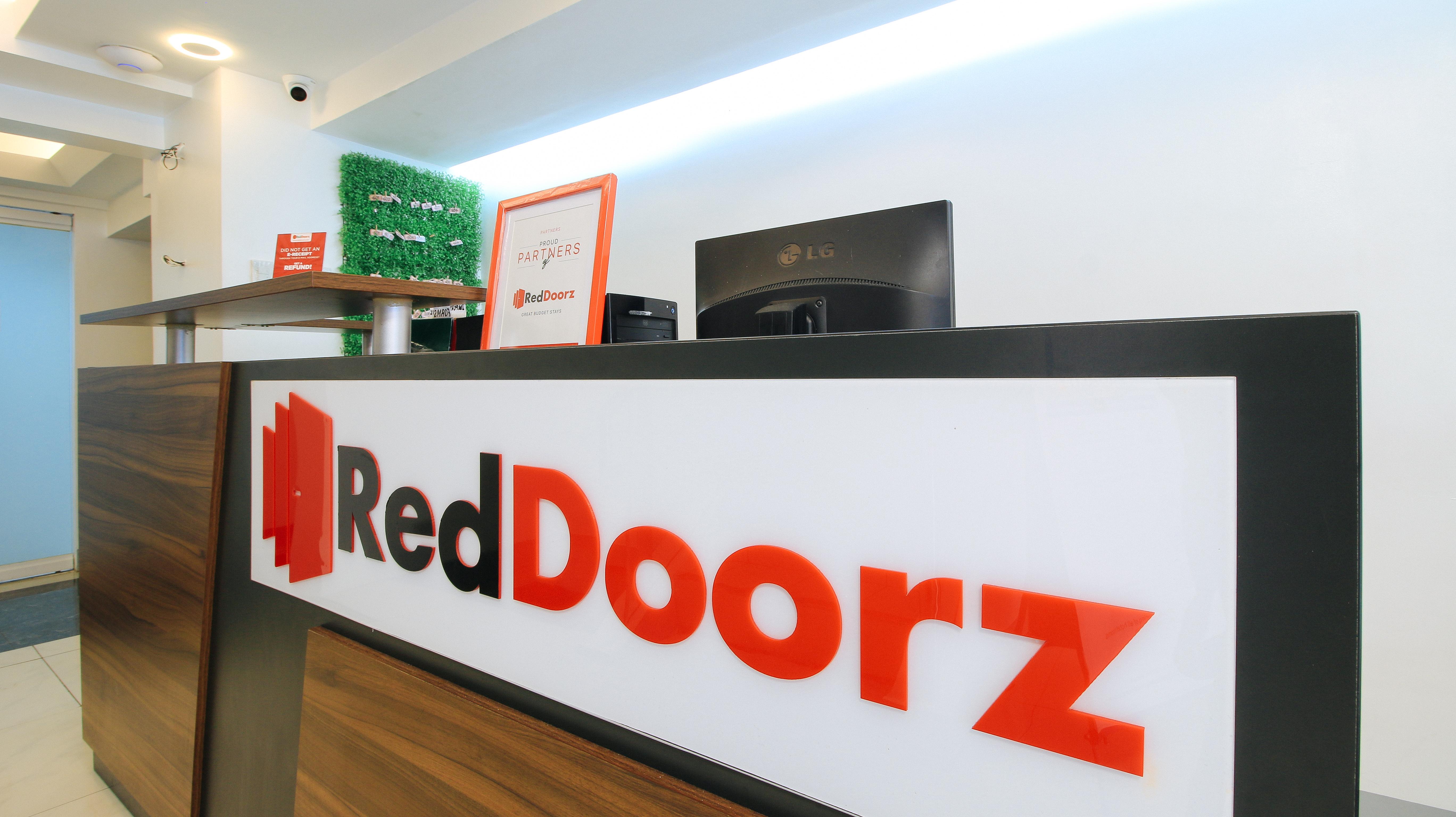 Reddoorz Plus @ San Marcelino Malate Manila Exterior photo